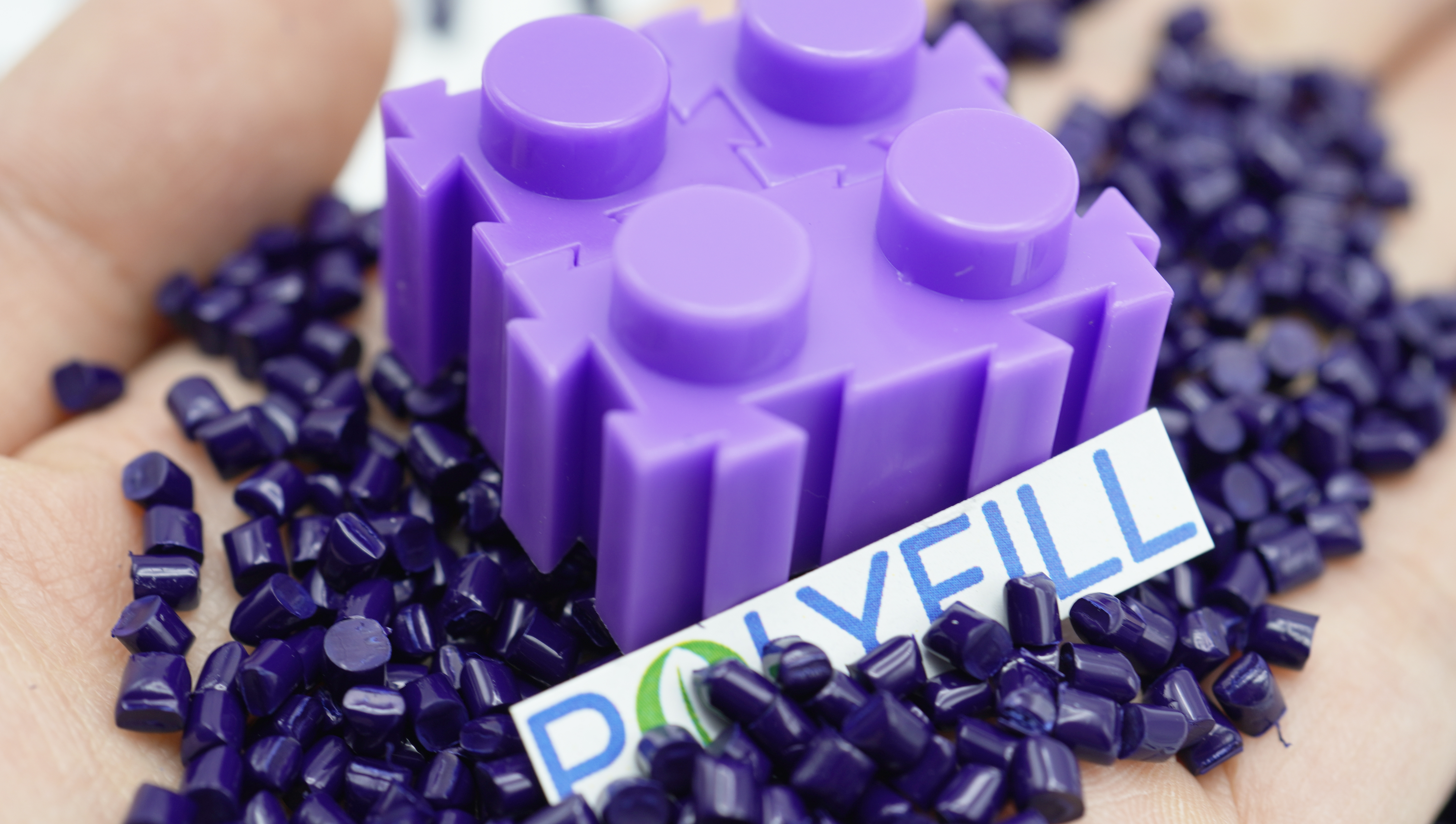 4 most common coloring methods in the plastic industry - POLYFILL