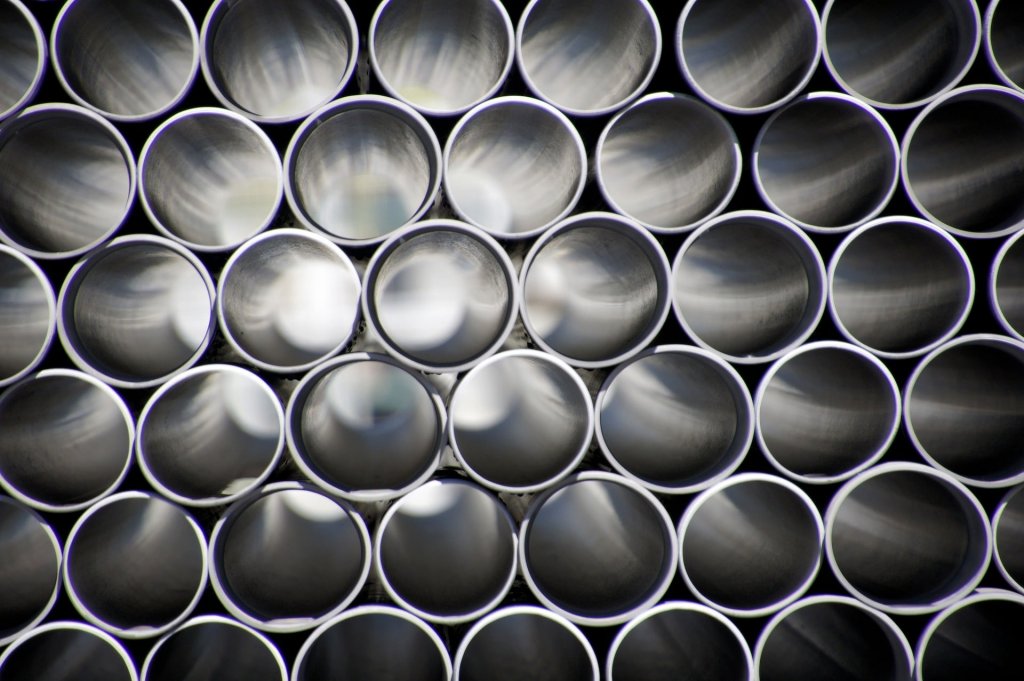 Pipes, tubing, fencing, deck railings,... are amongst the most common extruded applications of black masterbatch 